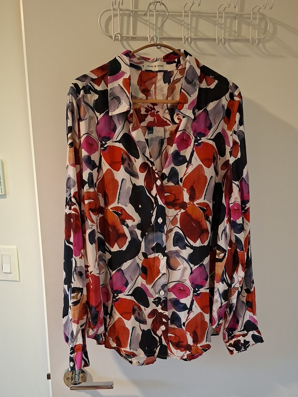 Cloth & Stone Vibrant Abstract Multi-color Floral Print Flowy Top (Size XL)